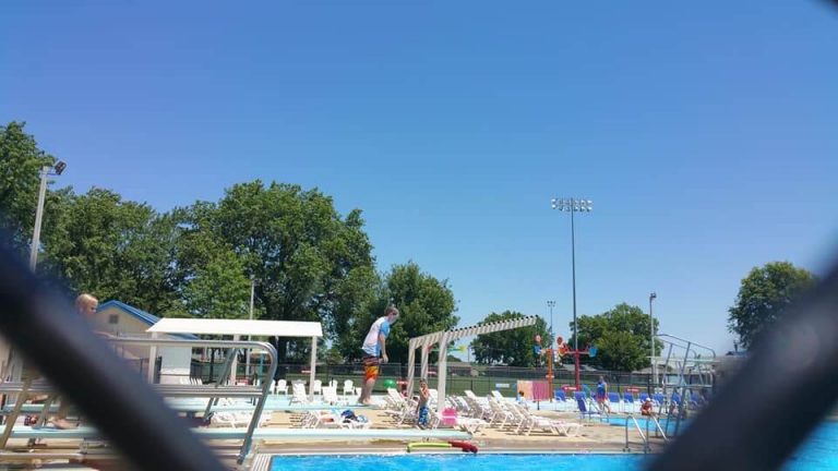 City Pool Breese